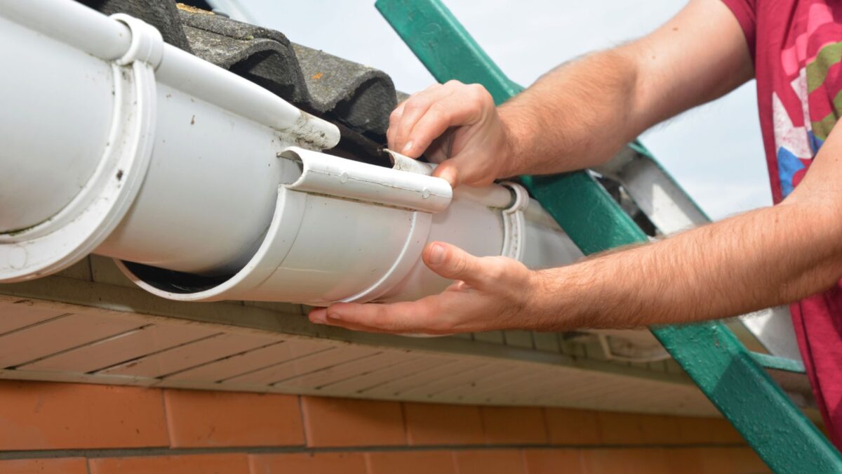 M25072 - Front Range Seamless Gutters - Blog Hero (1)
